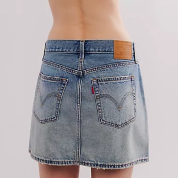 Levi’s Premium Icon Mini Skirt - Picture 2 of 5